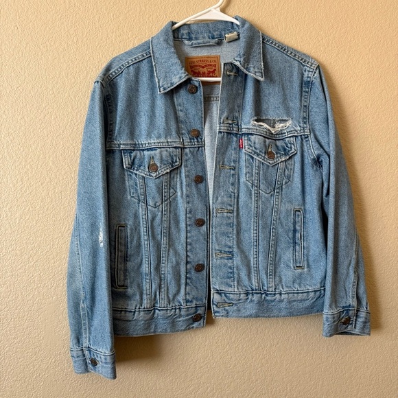 Levi’s Distressed Jean Jacket – Women’s XS - Picture 1 of 4